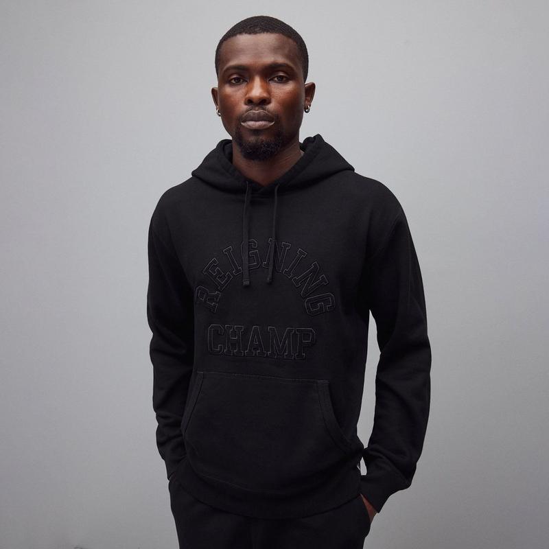 Reigning Champ Chandail &agrave; capuchon standard Arch Logo en tissu bouclette mi-&eacute;pais pour hommes
