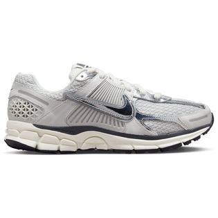 Nike Women's Zoom Vomero 5 Shoe