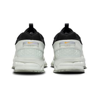 Nike Men's Zoom Vomero Roam Winterized Shoe