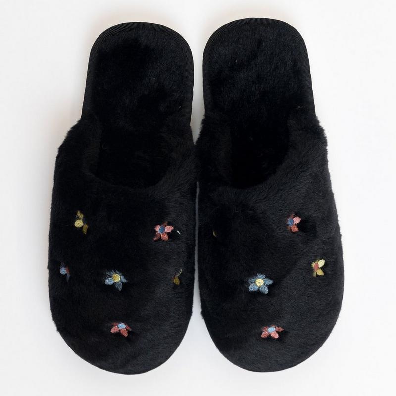 Lyla + Luxe Pantoufle en fausse fourrure avec fleur pour femmes