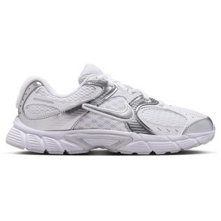 Nike Juniors' [3.5-7] V5 RNR Shoe