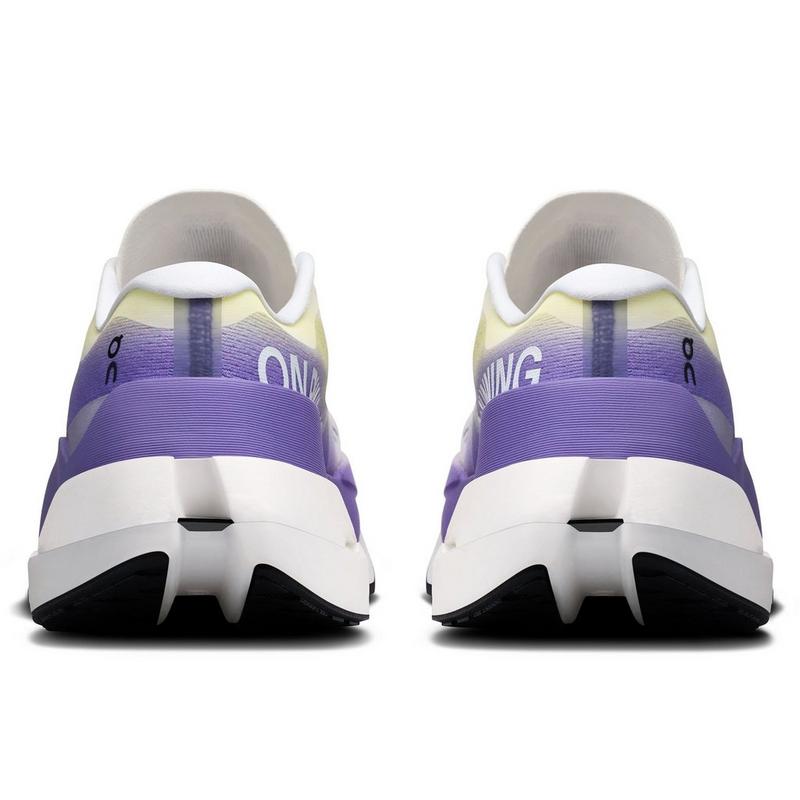 On Chaussures de course Cloudboom Max pour femmes