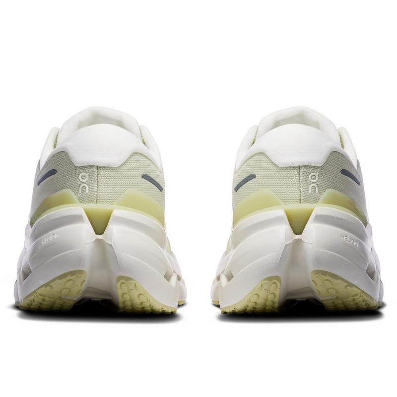 On Chaussures de course Cloudrunner 3 pour femmes