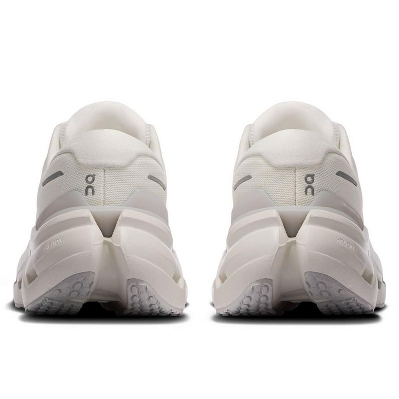 On Chaussures de course Cloudrunner 3 pour femmes