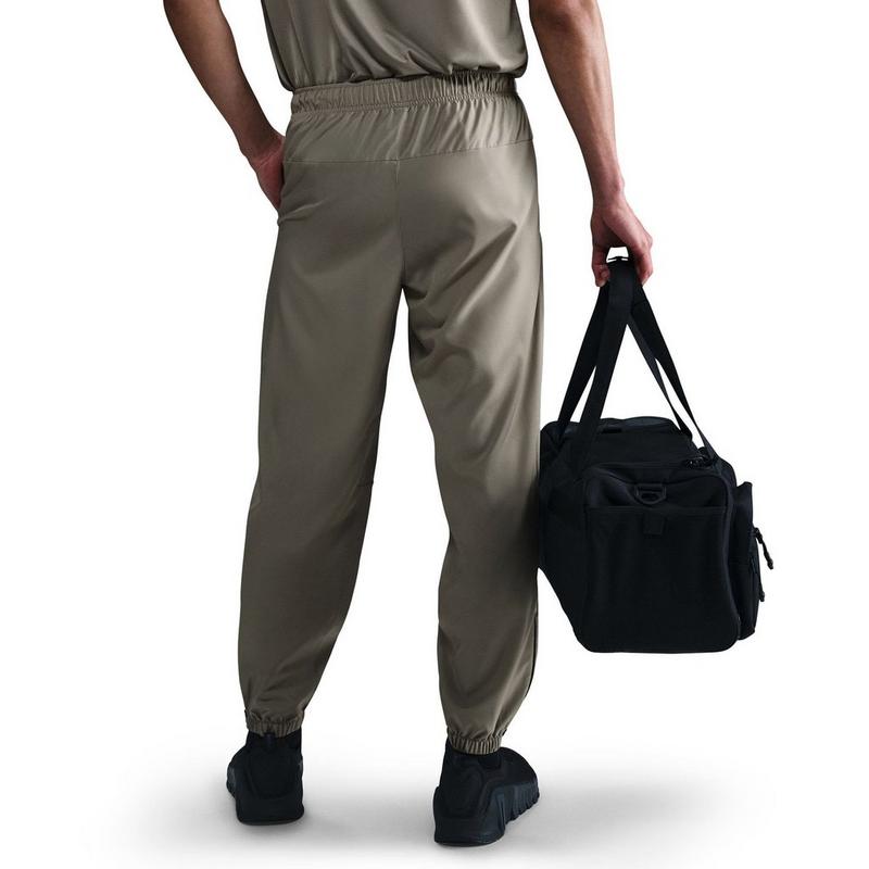 Nike Pantalon ajust&eacute; Form Dri-FIT pour hommes