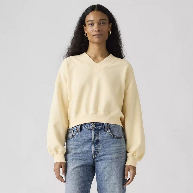 Levi's Chandail &agrave; col V Vintage teint en pi&egrave;ce pour femmes