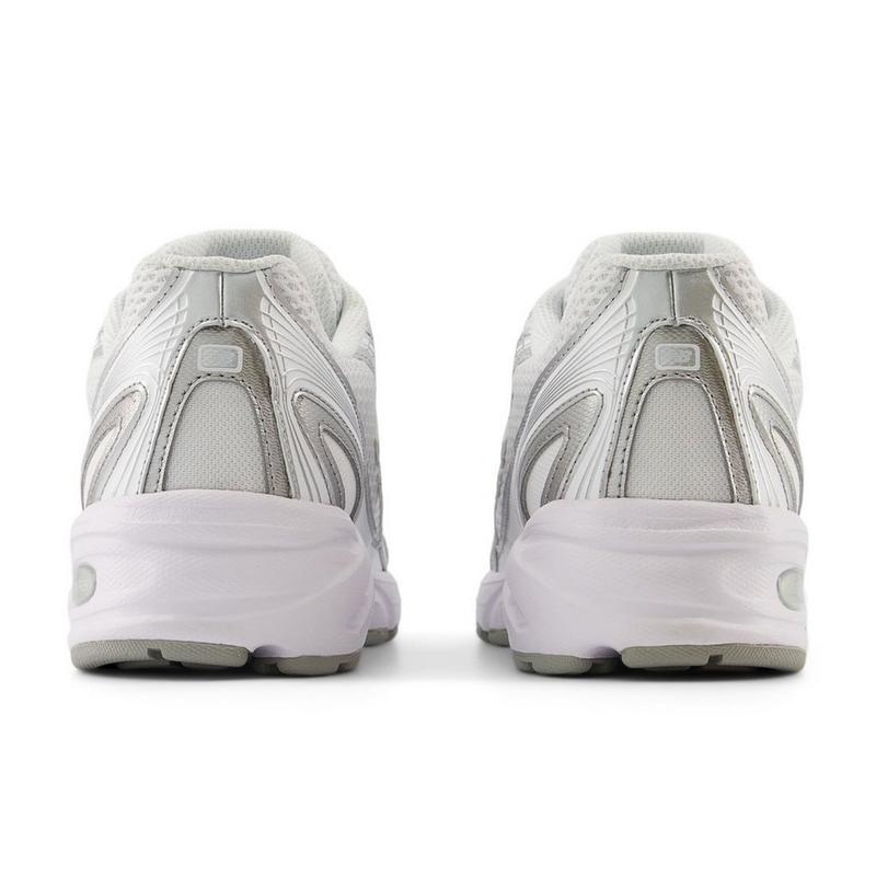 New Balance Unisex 740 Shoe