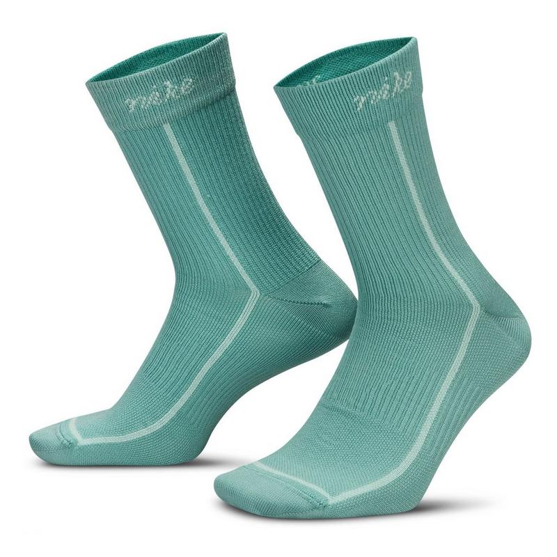 Nike Chaussettes mi-mollet l&eacute;g&egrave;res pour femmes (paquet de 2)