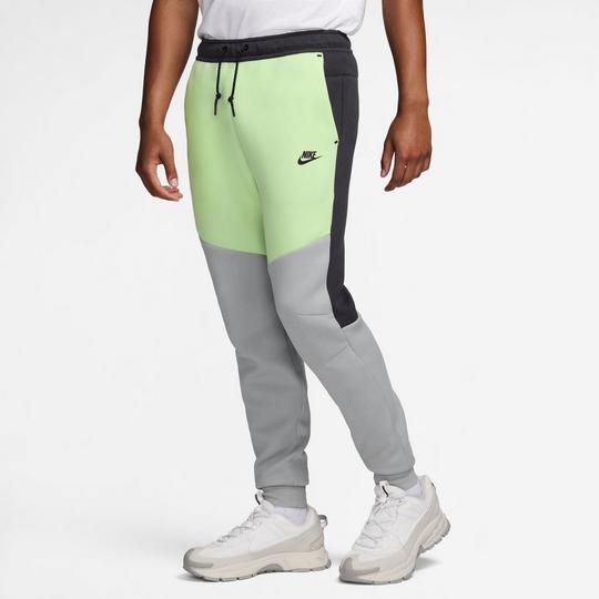 Nike Pantalon de jogging ajust  en molleton technique pour hommes