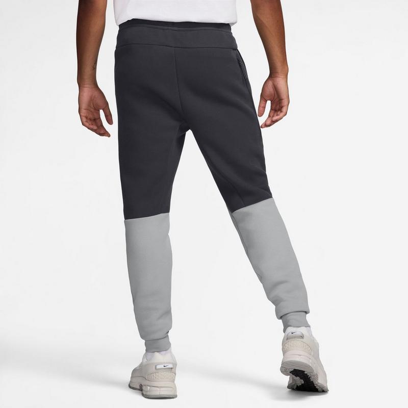 Nike Pantalon de jogging ajust&eacute; en molleton technique pour hommes