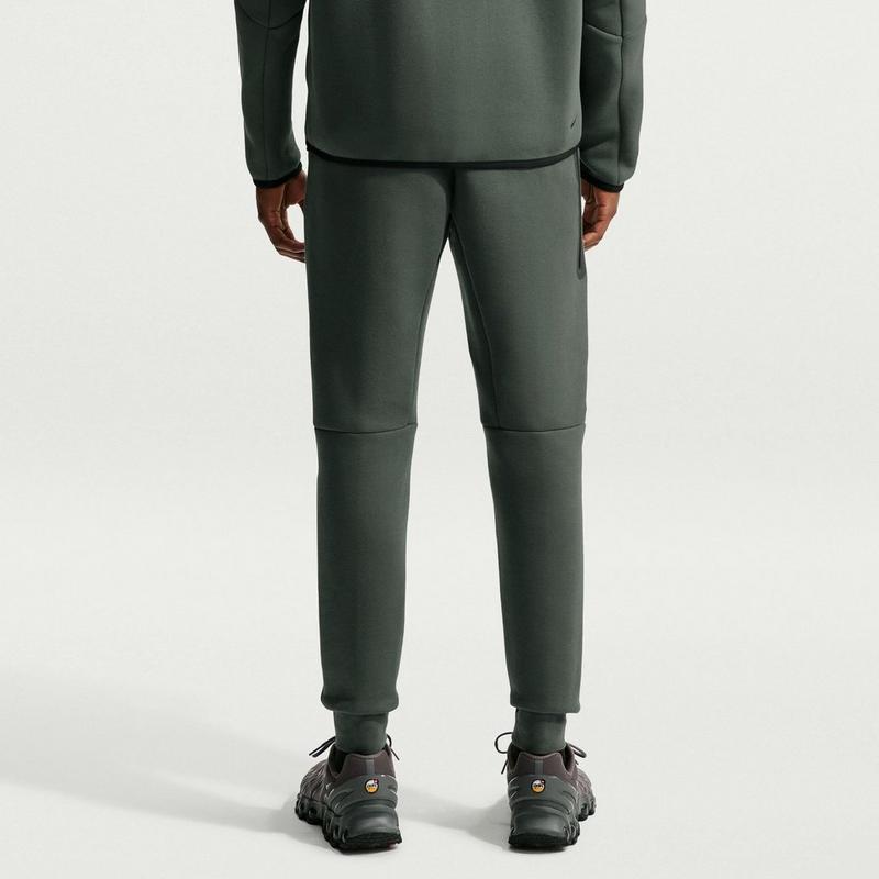 Nike Pantalon de jogging ajust&eacute; en molleton technique pour hommes