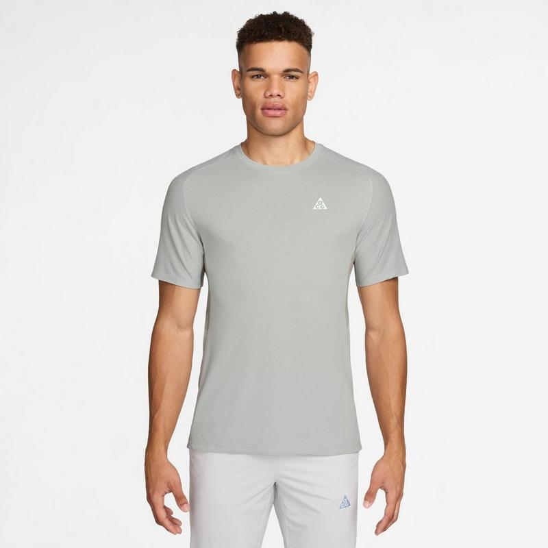 Nike Men's ACG Solar Chase Dri-FIT ADV Top
