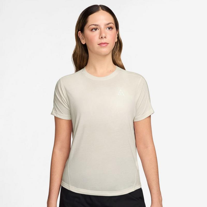 Nike Haut &agrave; manches courtes ACG Dri-FIT pour femmes