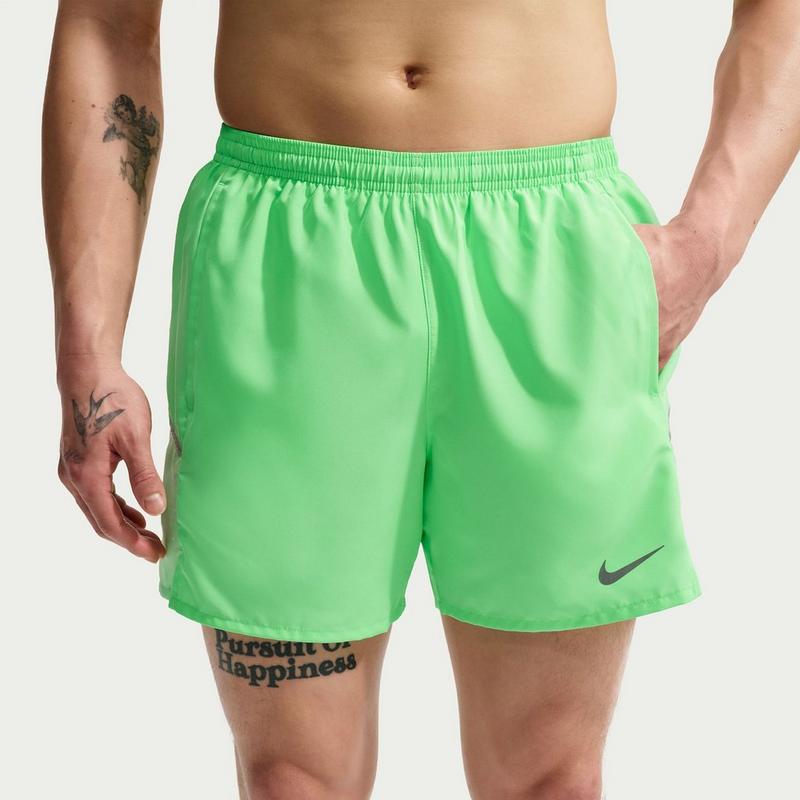 Nike Short doubl&eacute; Miler Dri-FIT de 5 po pour hommes