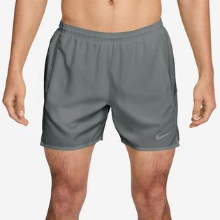 Nike Short doubl&eacute; Miler Dri-FIT de 5 po pour hommes