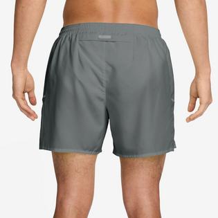 Nike Short doubl&eacute; Miler Dri-FIT de 5 po pour hommes