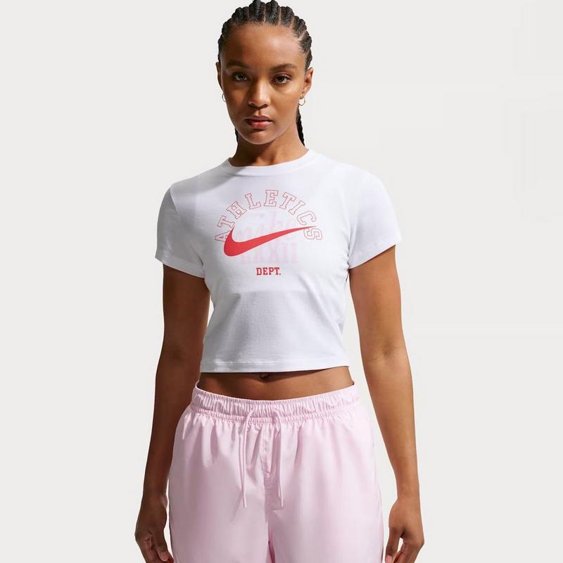 Nike T-shirt court Sportswear Chill Knit pour femmes
