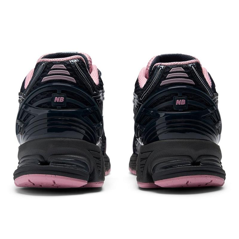 New Balance Unisex 1906R Shoe
