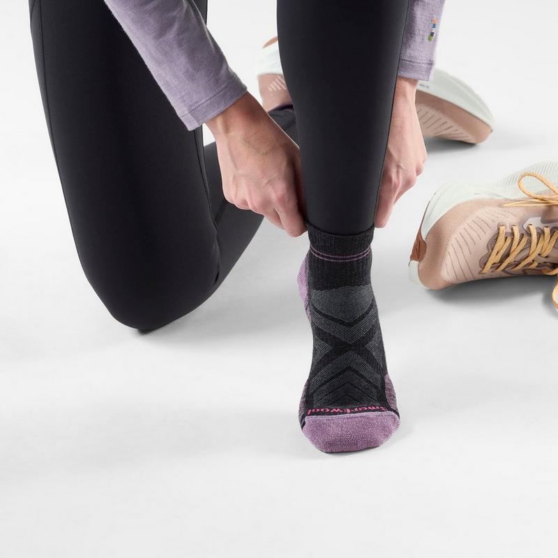 Smartwool Chaussettes de randonn&eacute;e courtes &agrave; amorti l&eacute;ger pour femmes