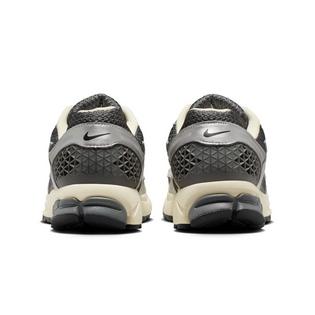 Nike Men's Zoom Vomero 5 Shoe