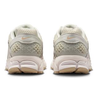 Nike Women's Zoom Vomero 5 Shoe