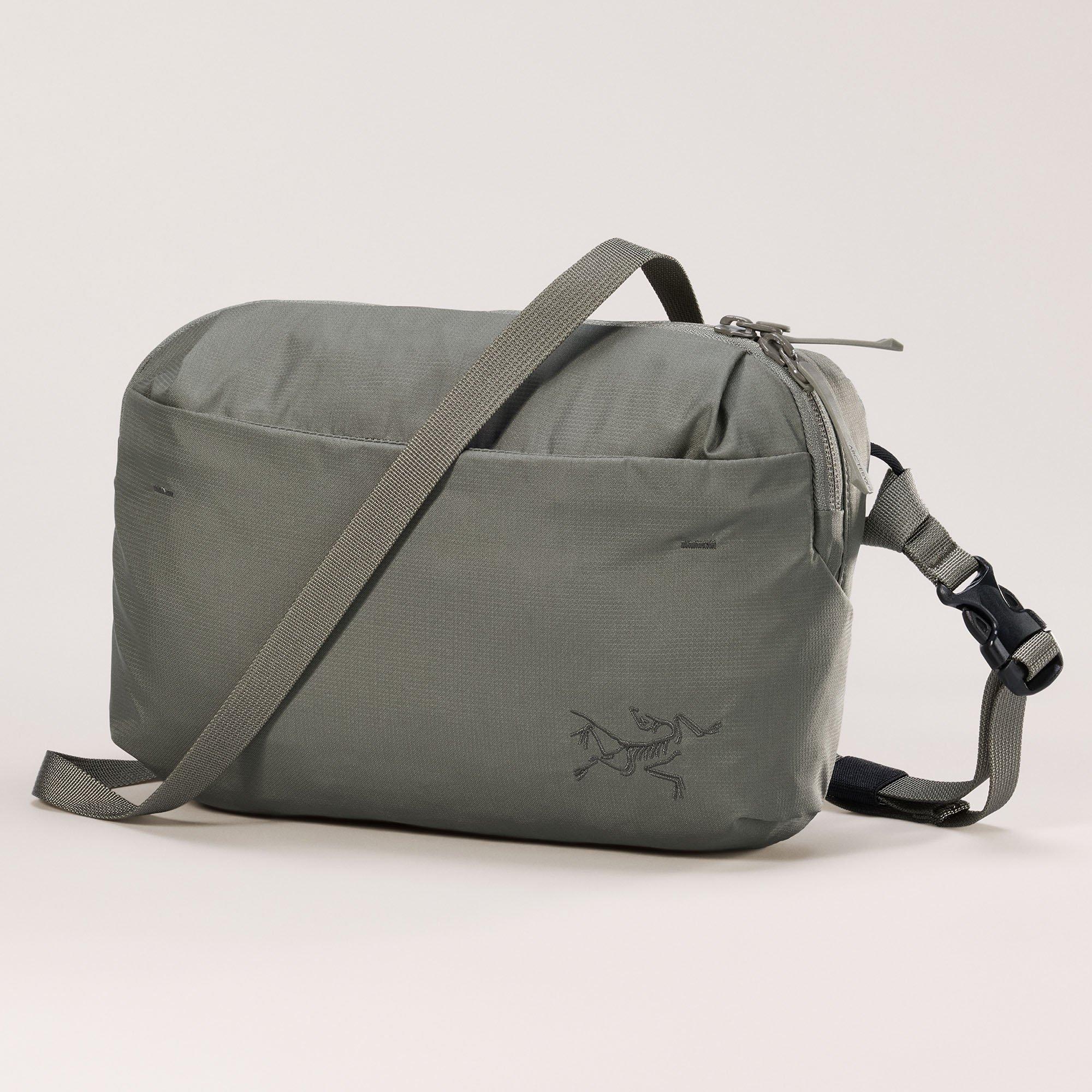 ARC'TERYX Heilad Crossbody グレー Heliad Crossbody Bag | Sporting Life Online