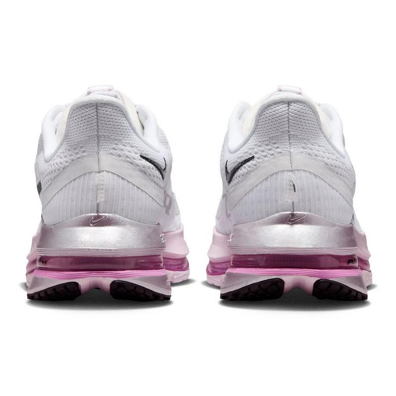 Nike Women's Pegasus Premium Running Shoe