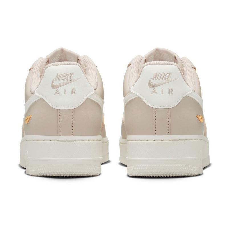 Nike Women's Air Force 1 '07 Shoe