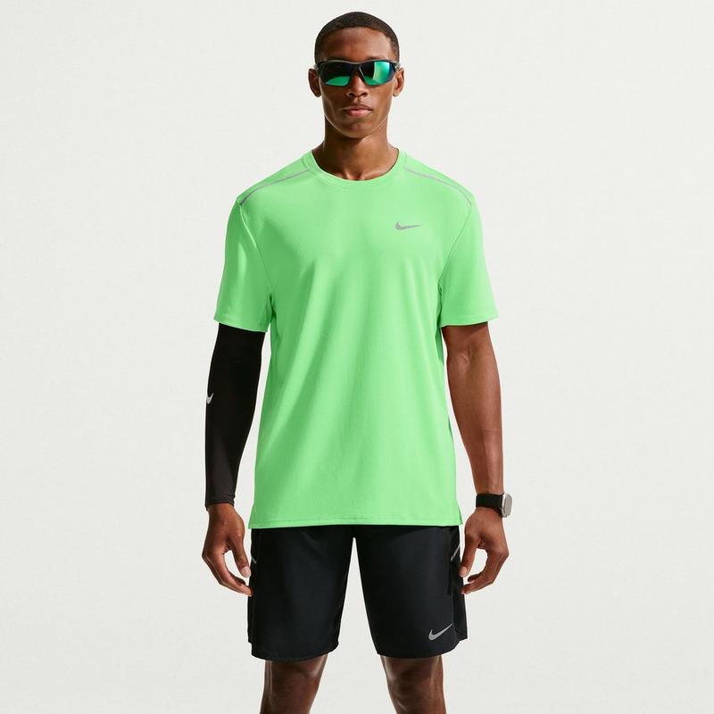 Nike Haut &agrave; manches courtes Miler Dri-FIT pour hommes
