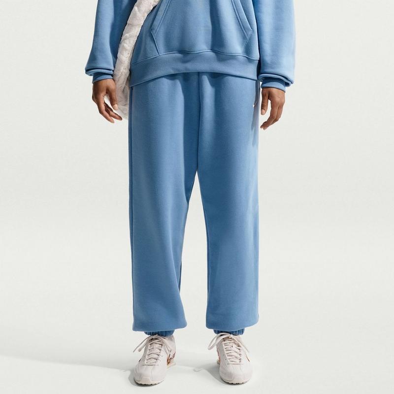 Nike Pantalon Studio en molleton &agrave; ourlet retourn&eacute; pour femmes