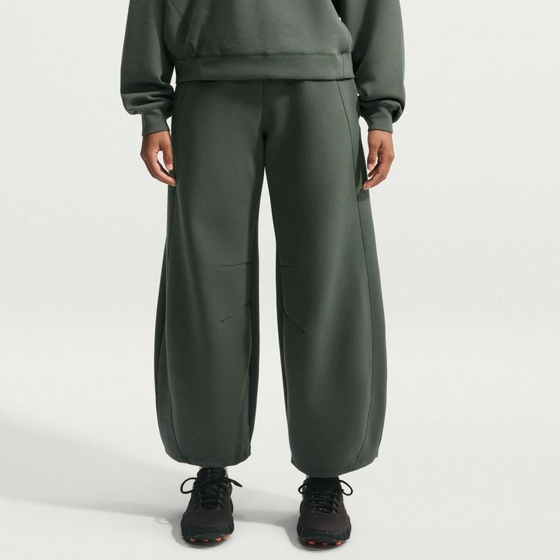 Nike Pantalon 24.7 ImpossiblySoft &agrave; jambe large pour femmes