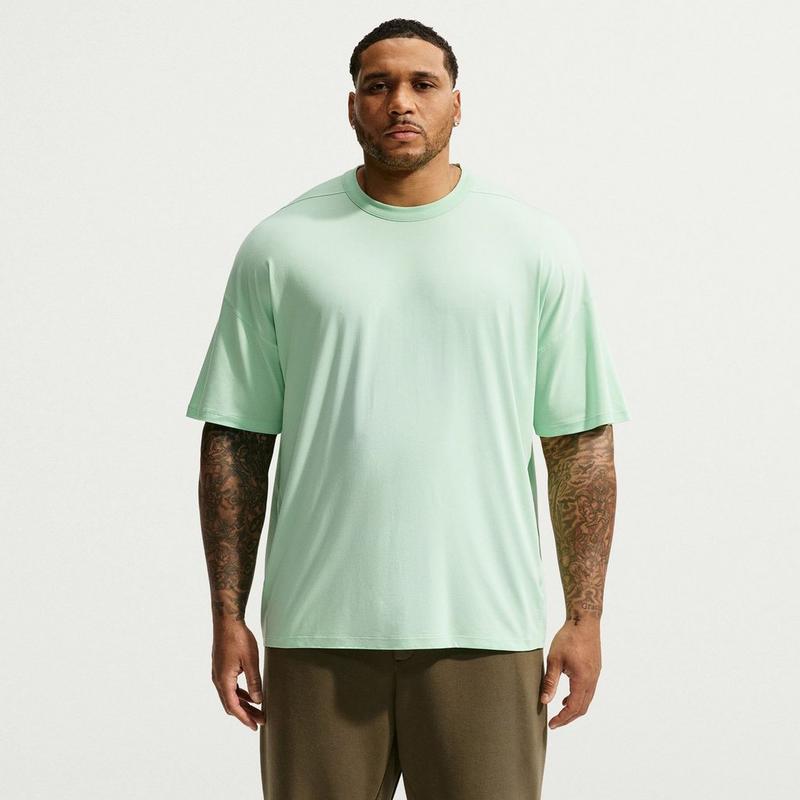 Nike Men's 24.7 ImpossiblySoft Light Short Sleeve T-Shirt
