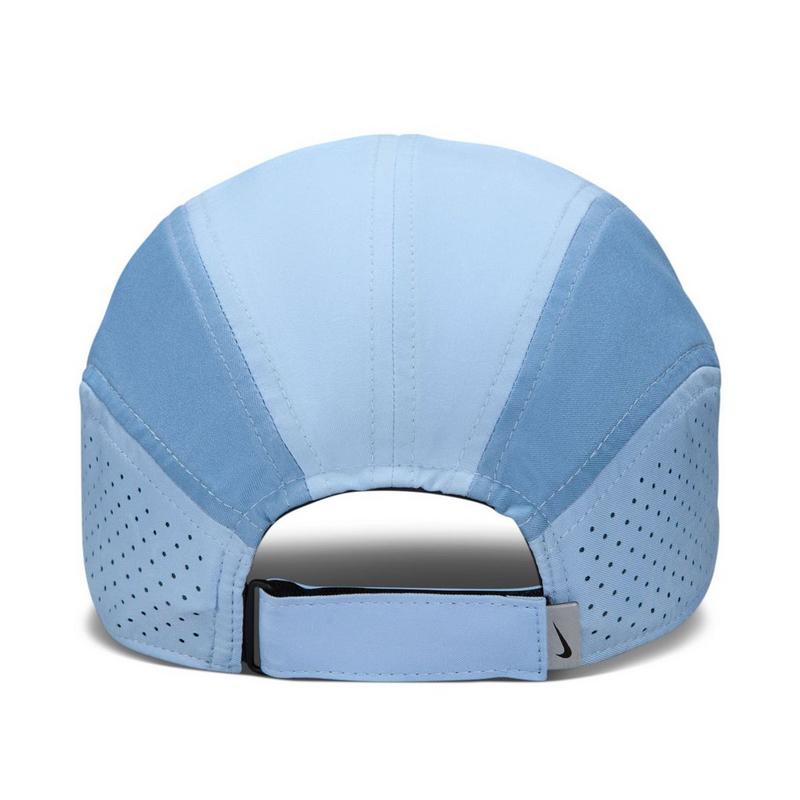 Nike Casquette r&eacute;fl&eacute;chissante non structur&eacute;e Fly Dri-FIT ADV unisexe