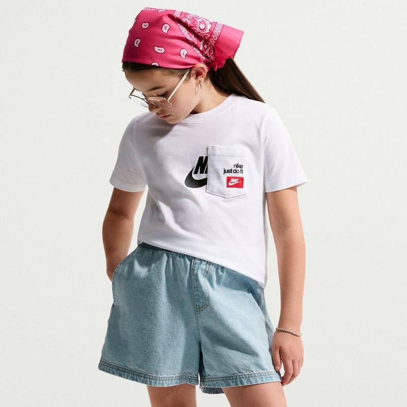 Nike T-shirt Sportswear &agrave; poche pour juniors [7-16]