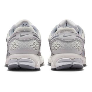 Nike Men's Zoom Vomero 5 SE Shoe