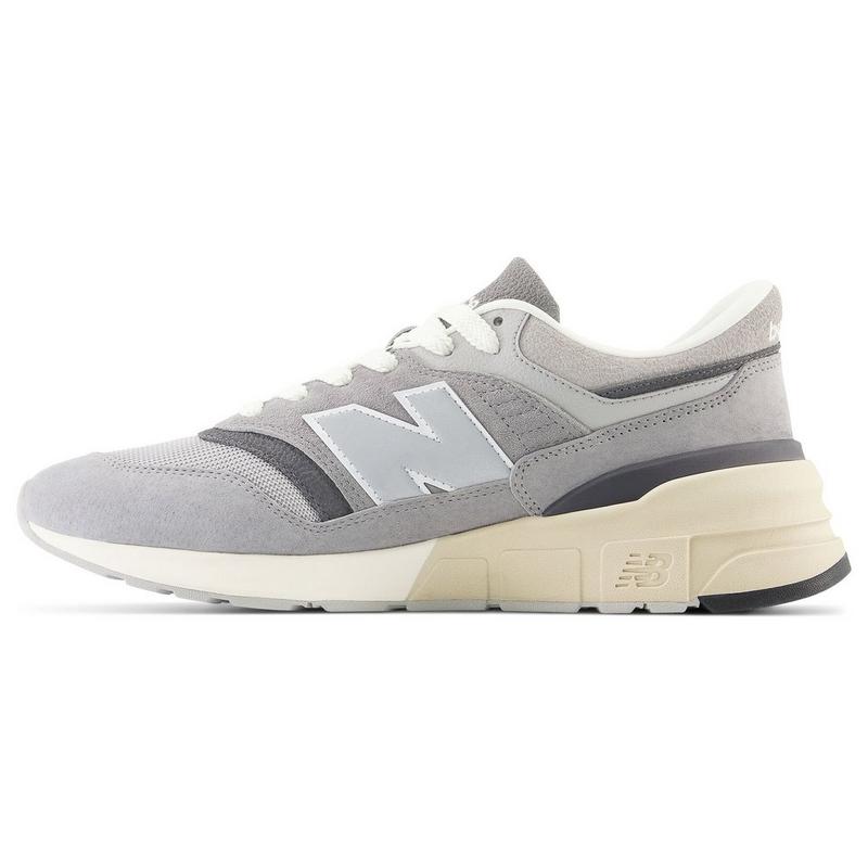 New Balance Unisex 997R Shoe