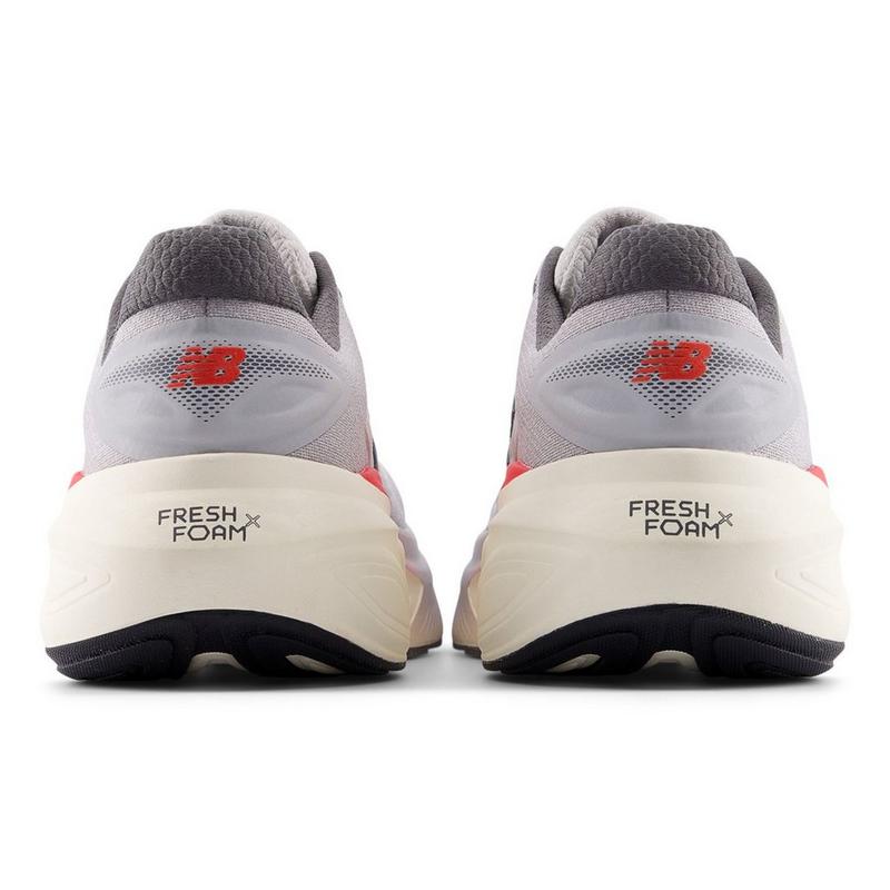 New Balance Chaussures de course Fresh Foam X More v6 pour hommes (large)