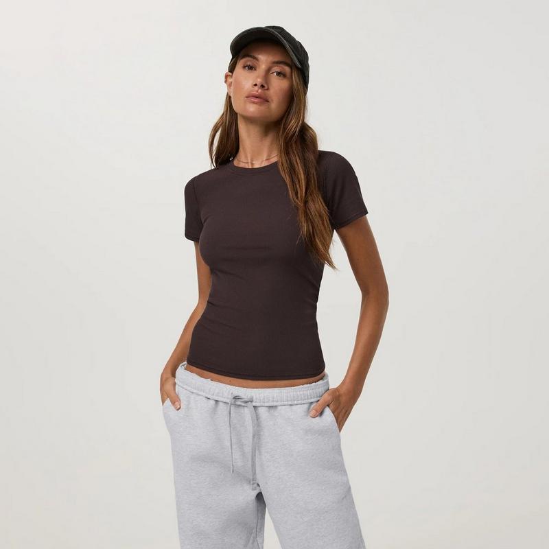 Vuori Women's Pose Fitted Long T-Shirt