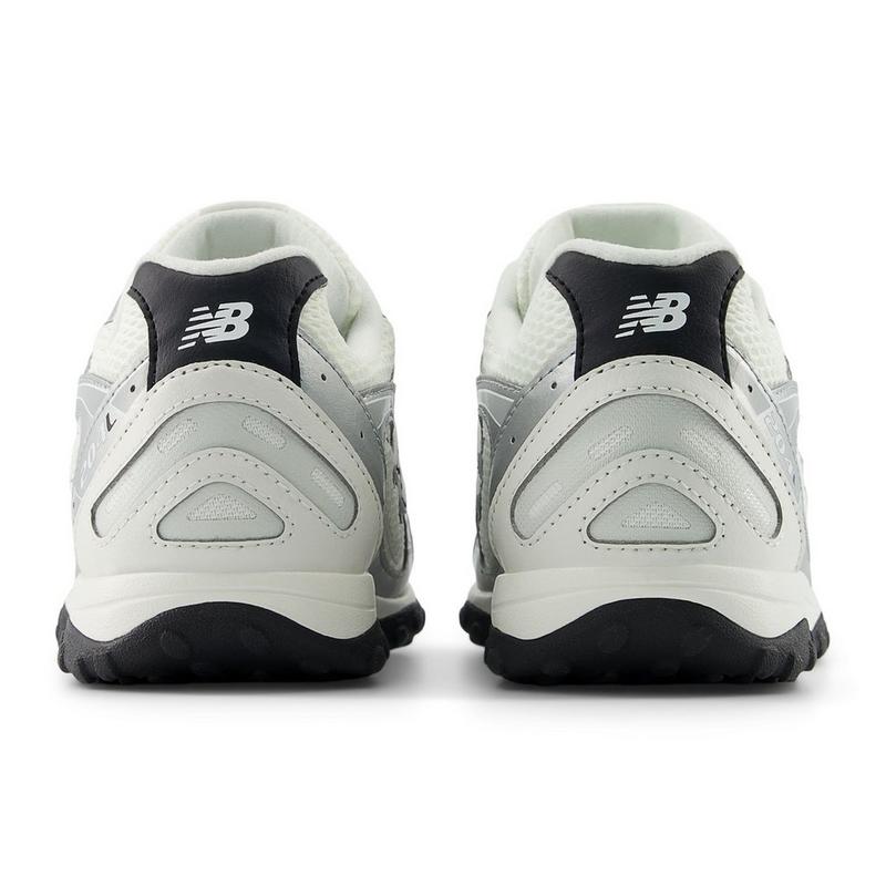 New Balance Juniors' [3.5-7] 204L Shoe