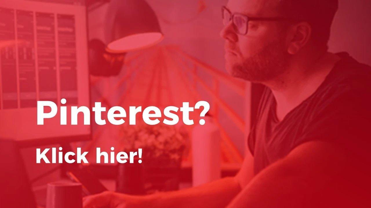 Mann schaut konzentriert auf etwas außerhalb des Bildes. Textoverlay mit Call to action: Pinterest? Klick hier!