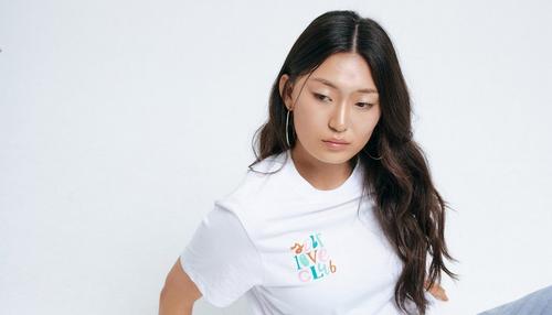 girl wearing graphic t-shirt