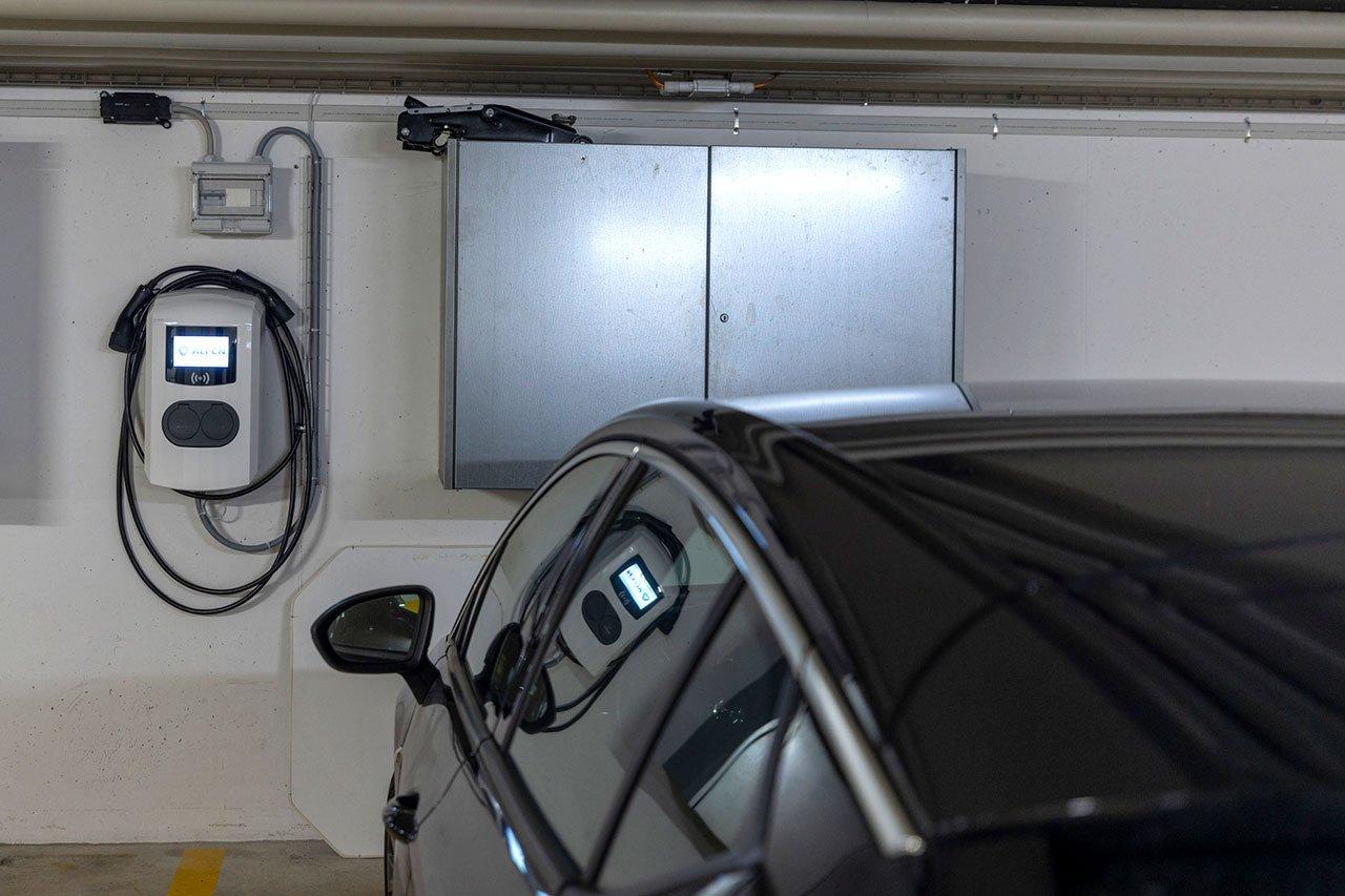 Progetto di mobilità elettrica nel parcheggio sotterraneo di un complesso residenziale