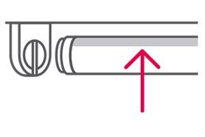LED-Röhre mit Lichtöffnung nach unten einsetzen