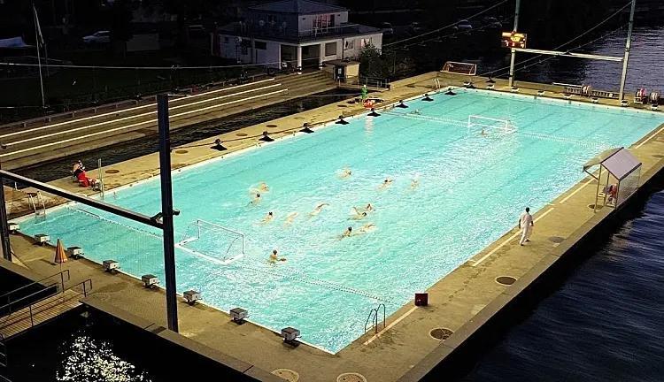 Progetto di illuminazione Piscina sportiva Käpfnach
