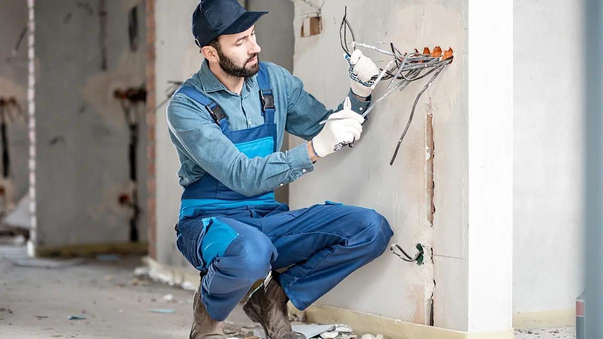 Oltre alle condizioni locali, è necessario prendere in considerazione anche i requisiti di legge in vigore