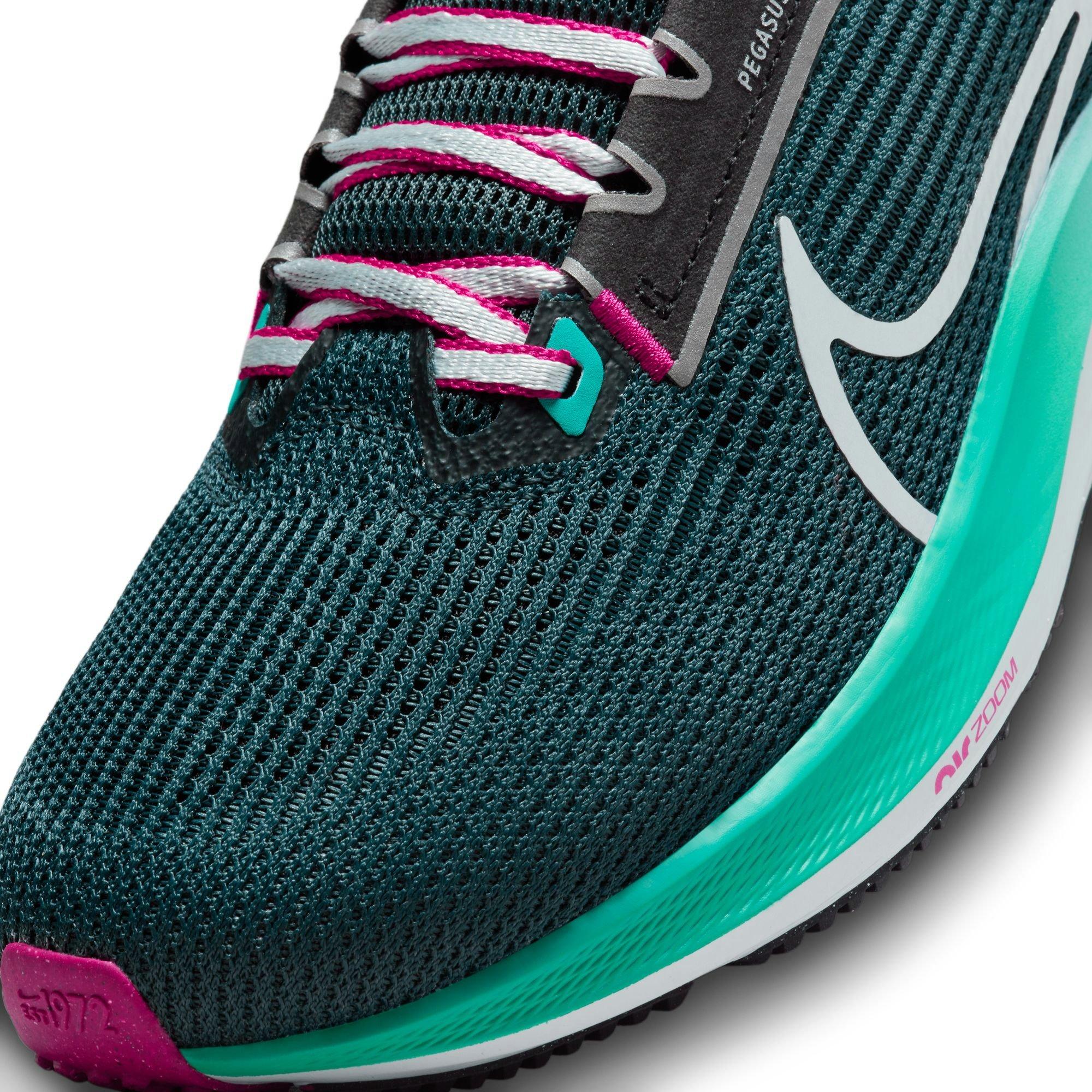 Women's Air Pegasus 40 Road Running Shoes