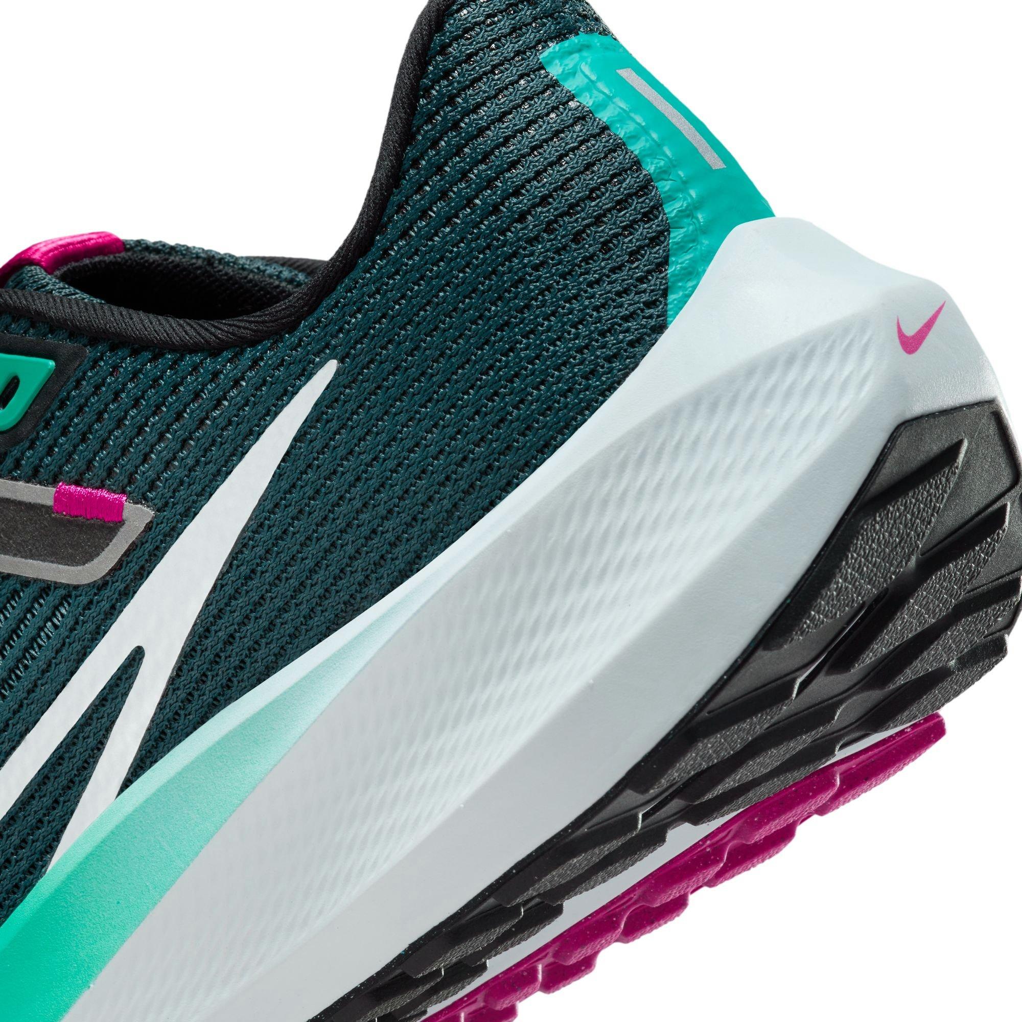 Women's Air Pegasus 40 Road Running Shoes