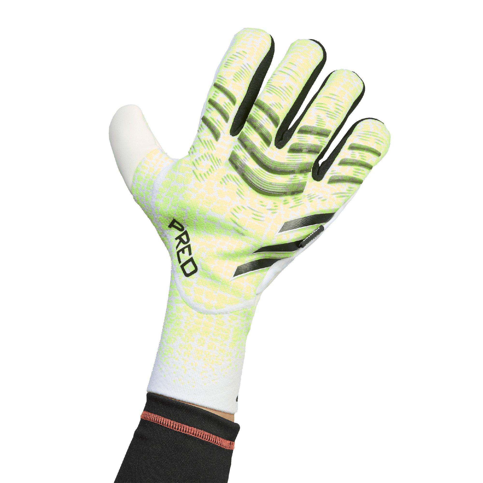 Senior Predator Pro Fingersave Goalkeeper Gloves