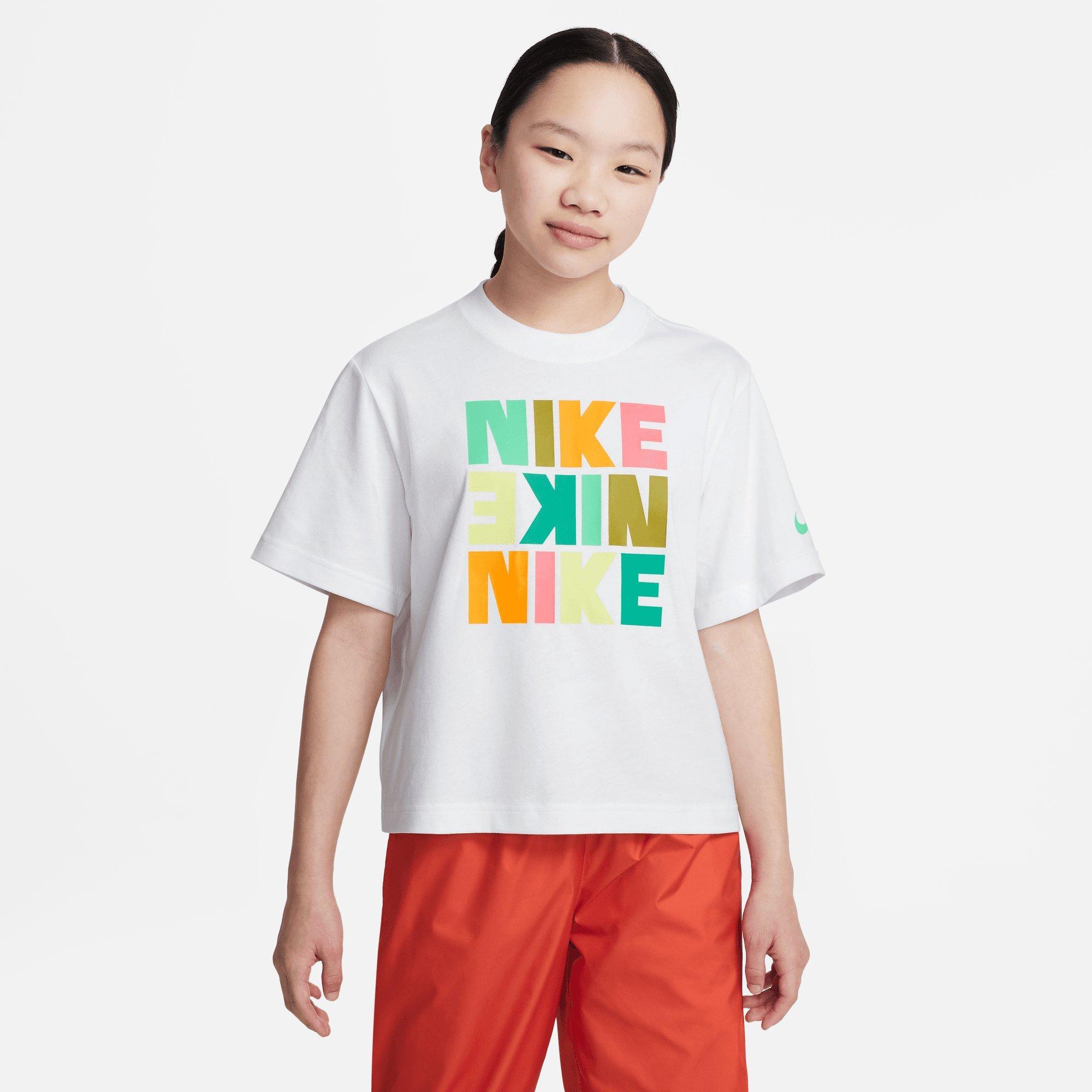 Nike boxy short sleeve hotsell t shirt