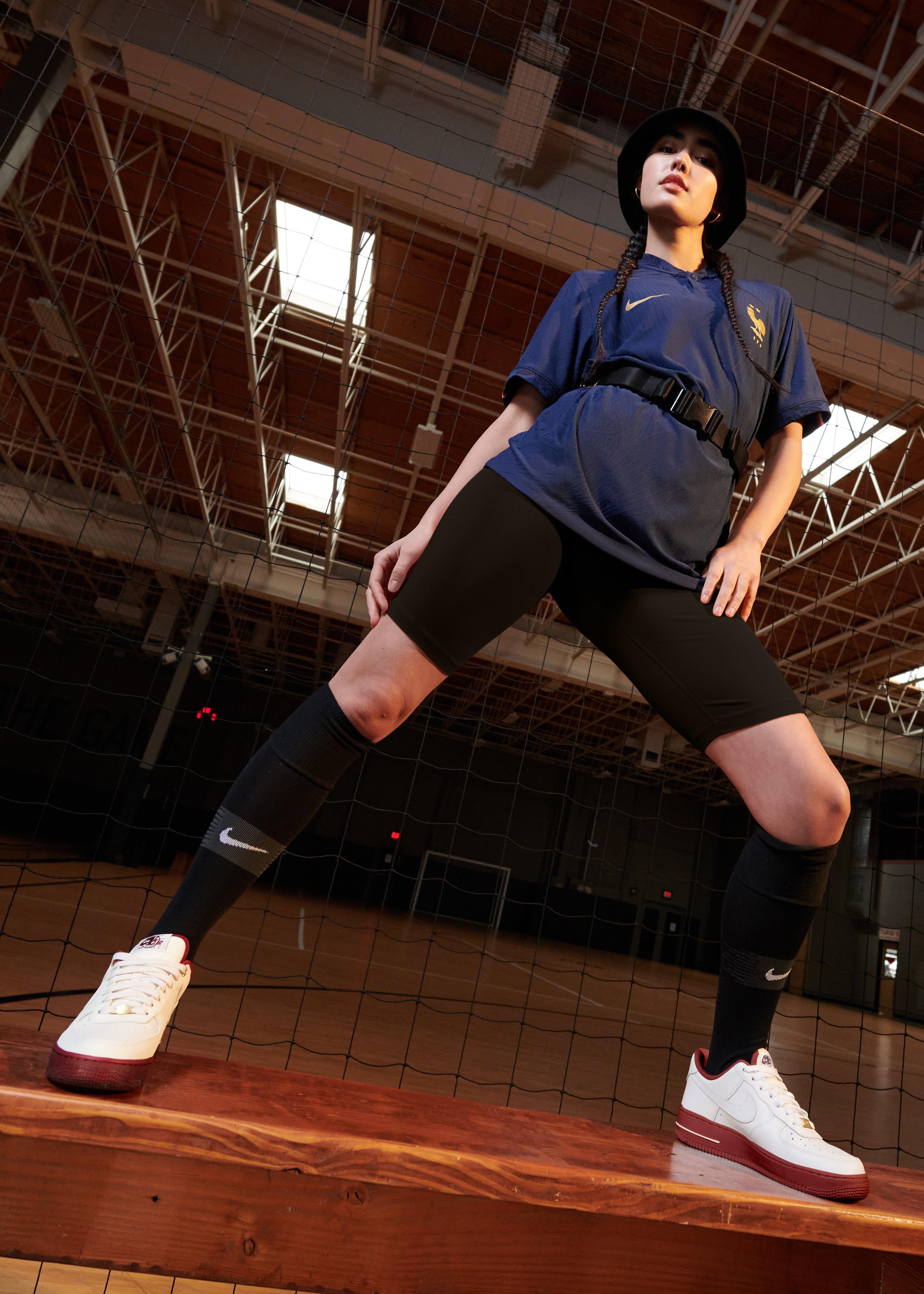 Women's Sportswear Essential Mid Rise Biker Short